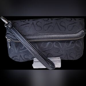 SIMPLY VERA WANG Wristlet Wallet Black Magnetic Fold Over Clutch Bag Purse NEW.